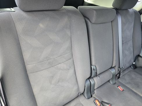 Used 2016 Nissan Rogue S AWD/4WD image 18