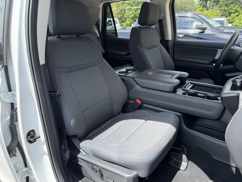 Used 2025 Ford Expedition Active AWD/4WD image 23