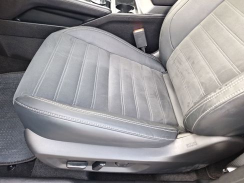 Used 2022 Mitsubishi Outlander SE image 16