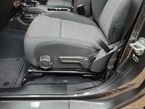 New 2025 Jeep Gladiator Mojave image 17