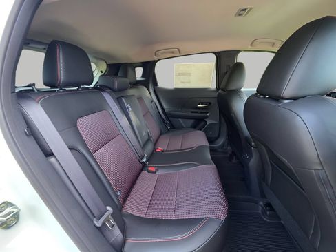 New 2026 Nissan Kicks SR AWD/4WD image 7