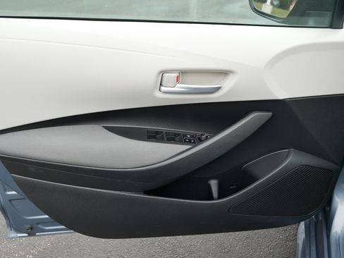 Used 2021 Toyota Corolla LE image 21