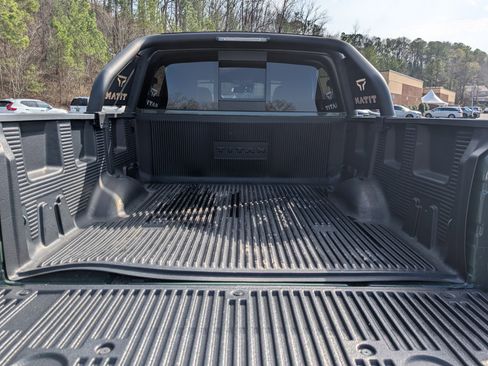 Used 2024 Nissan Titan SV w/ SV Bronze Edition Package image 18