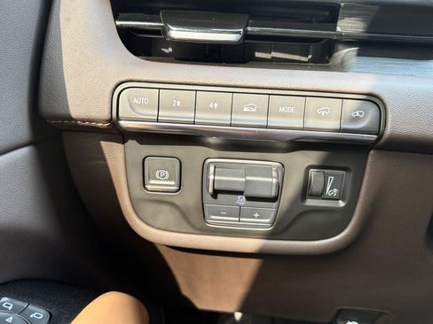 Used 2021 Cadillac Escalade ESV Sport w/ Driver Assist Tech Package image 25