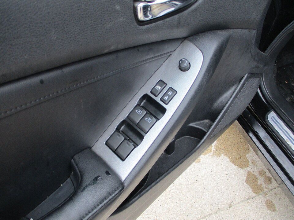 Used 2011 Nissan Altima 2.5 SL w/ 2.5SL Pkg FWD image 26