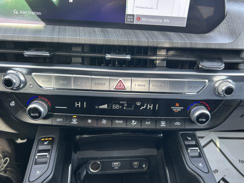 Used 2023 Kia Telluride SX Prestige image 28