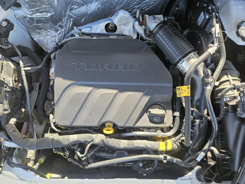 Used 2025 Chevrolet Trax LT w/ LT Convenience Package FWD image 30