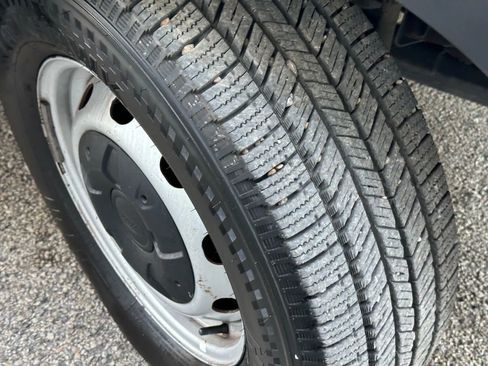 Used 2020 Ford Transit 150 XL image 32