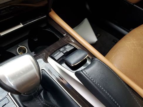 Used 2013 Lexus LS 460 AWD w/ Comfort Pkg image 19