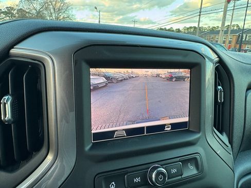 Used 2024 Chevrolet Silverado 2500 Custom w/ Custom Value Package image 25