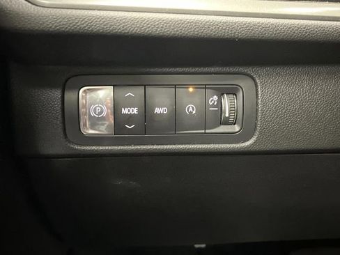 Used 2024 Chevrolet Traverse LT w/ Midnight/Sport Edition image 27