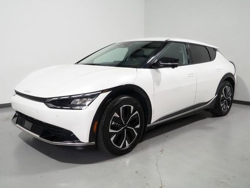Used 2024 Kia EV6 Wind w/ Wind Technology Package AWD/4WD image 9