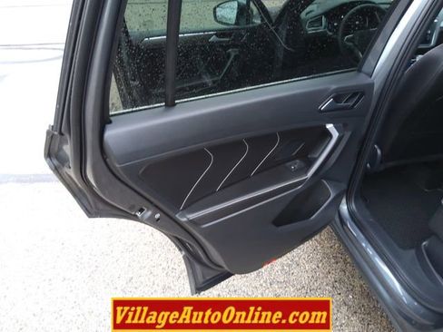Used 2023 Volkswagen Tiguan SEL R-Line image 24
