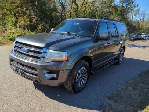 Used 2016 Ford Expedition EL XLT image 2