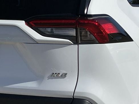Used 2020 Toyota RAV4 XLE FWD image 6