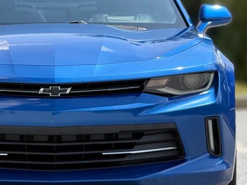 Used 2017 Chevrolet Camaro LT RWD image 15