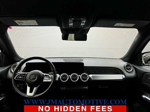 Used 2022 Mercedes-Benz GLB 250 4MATIC image 11