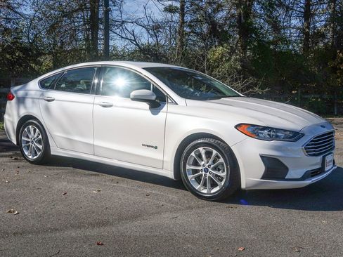 Used 2019 Ford Fusion SE image 8