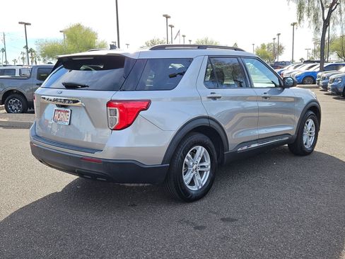 Used 2022 Ford Explorer XLT image 5