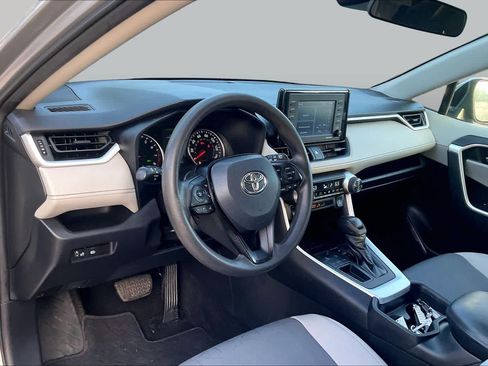 Used 2021 Toyota RAV4 XLE FWD image 17