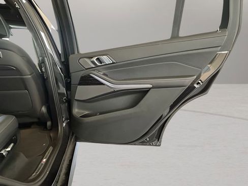 Certified 2024 BMW X7 xDrive40i w/ M Sport Package image 39