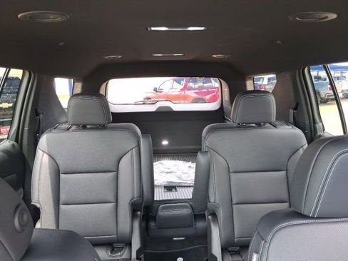 New 2026 Chevrolet Traverse LT w/ Driver Confidence Package FWD image 23