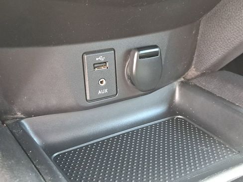 Used 2015 Nissan Rogue S image 23