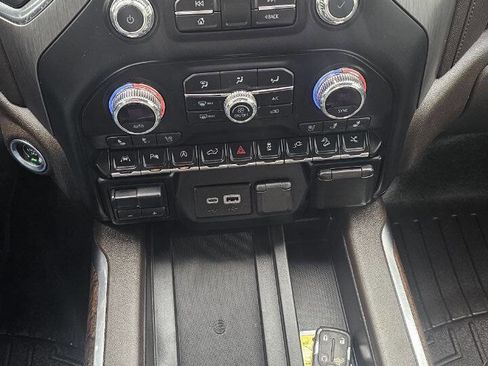 Used 2019 GMC Sierra 1500 Denali w/ Denali Ultimate Package AWD/4WD image 12