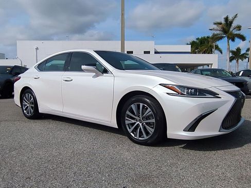 Used 2021 Lexus ES 350 w/ Premium Package image 3