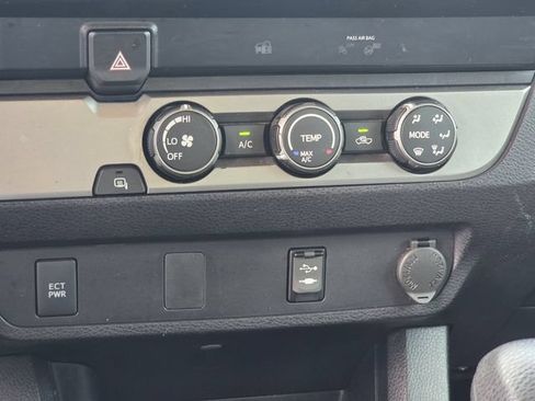 Used 2019 Toyota Tacoma SR w/ SR Convenience Package RWD image 19