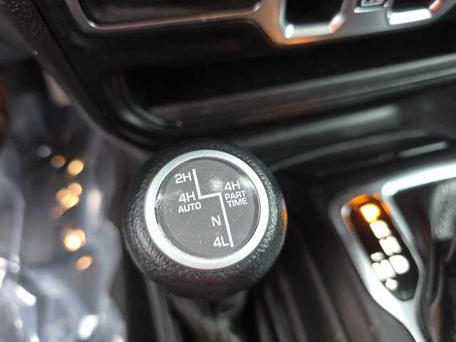 Used 2024 Jeep Wrangler Unlimited w/ Convenience Group AWD/4WD image 8