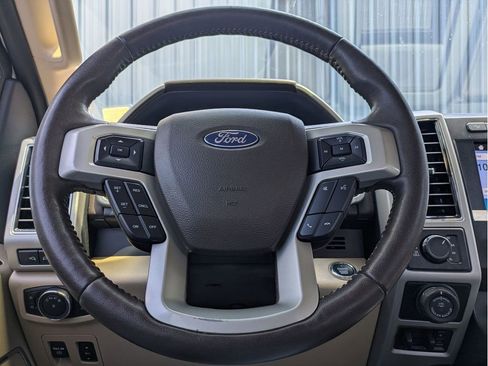 Used 2019 Ford F150 Lariat w/ Equipment Group 502A Luxury AWD/4WD image 21