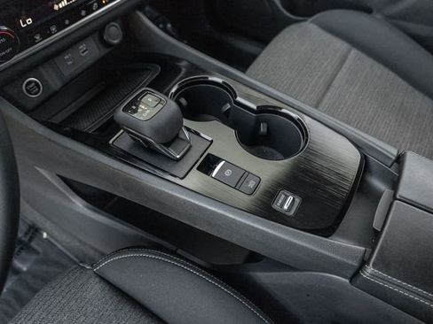 Used 2023 Nissan Rogue SV image 11