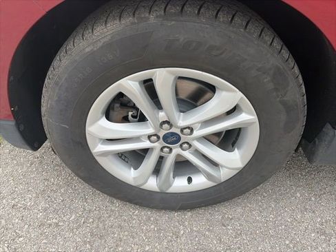 Used 2019 Ford Edge SEL AWD/4WD image 10