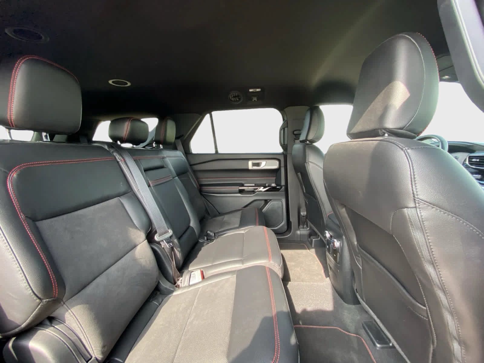 Used 2022 Ford Explorer ST-Line AWD/4WD image 18