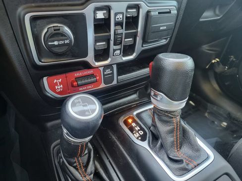 Used 2022 Jeep Gladiator Mojave w/ Trailer Tow Package AWD/4WD image 10