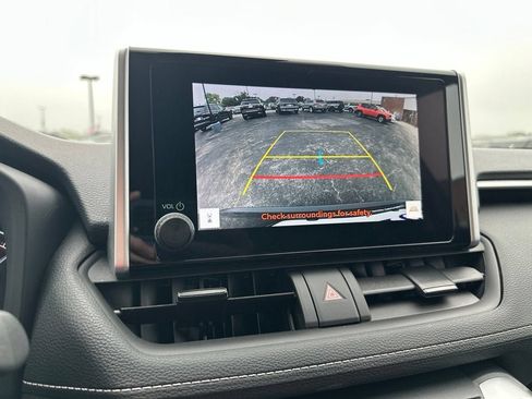Used 2024 Toyota RAV4 XLE AWD/4WD image 20
