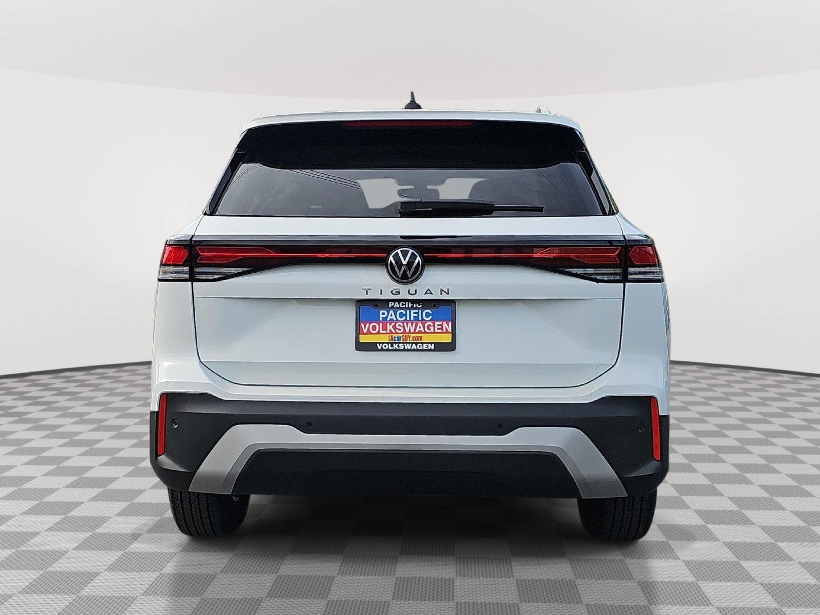 Used 2025 Volkswagen Tiguan S FWD image 6