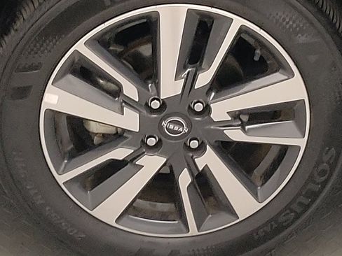 Used 2025 Nissan Versa SV FWD image 31