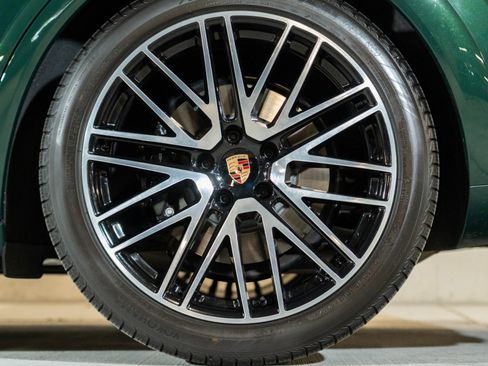 Certified 2026 Porsche Cayenne GTS AWD/4WD image 11