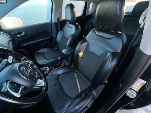 Used 2020 Jeep Compass Trailhawk image 11