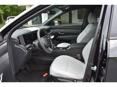 New 2025 Hyundai Santa Cruz SE image 10