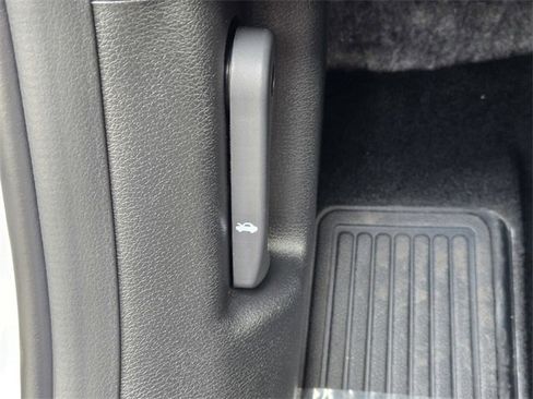 New 2026 Kia Sportage LX image 17