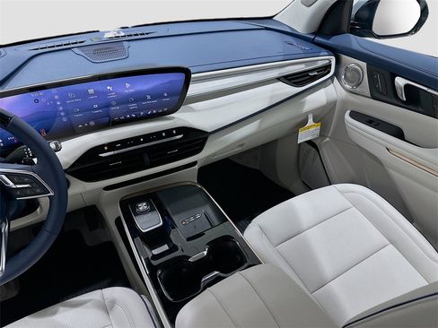 New 2026 Buick Enclave Avenir image 25