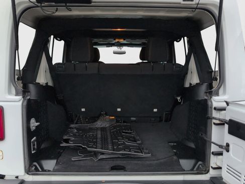 Used 2018 Jeep Wrangler Unlimited Rubicon w/ Cold Weather Group image 24