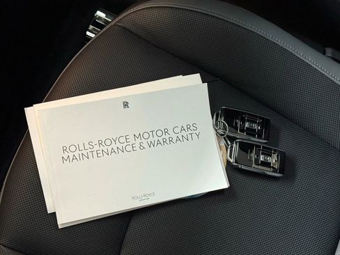 Used 2025 Rolls-Royce Spectre image 3