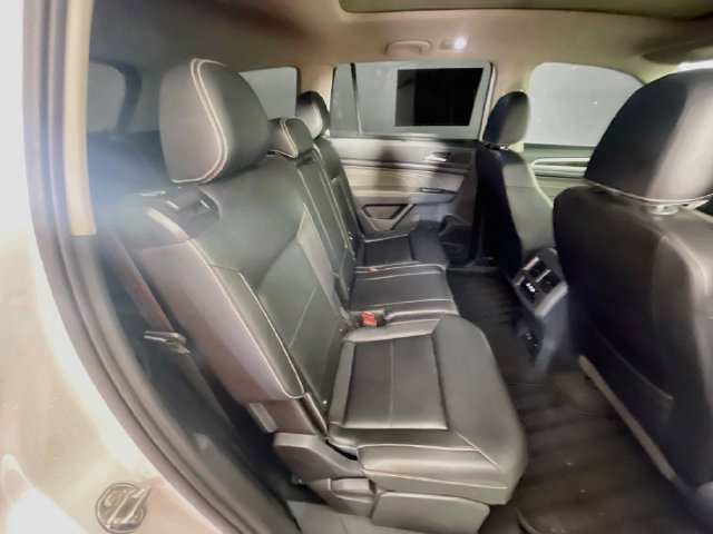 Used 2023 Volkswagen Atlas SE w/ Panoramic Sunroof Package FWD image 29