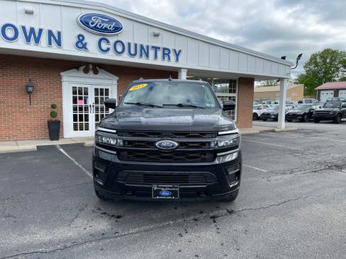 Used 2023 Ford Expedition XLT AWD/4WD image 2