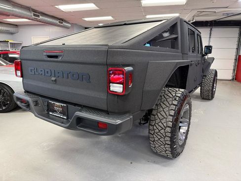 Used 2023 Jeep Gladiator Sport image 6