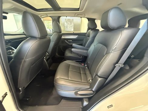 Used 2024 MAZDA CX-90 Plug-In Hybrid w/ Premium Pkg AWD/4WD image 15